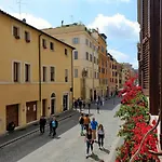 Borgo Pio Spacious Apartment
