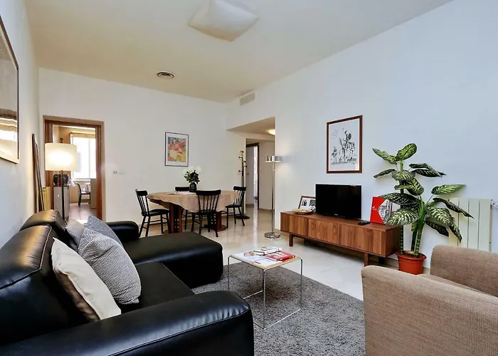 Borgo Pio Spacious Apartment
